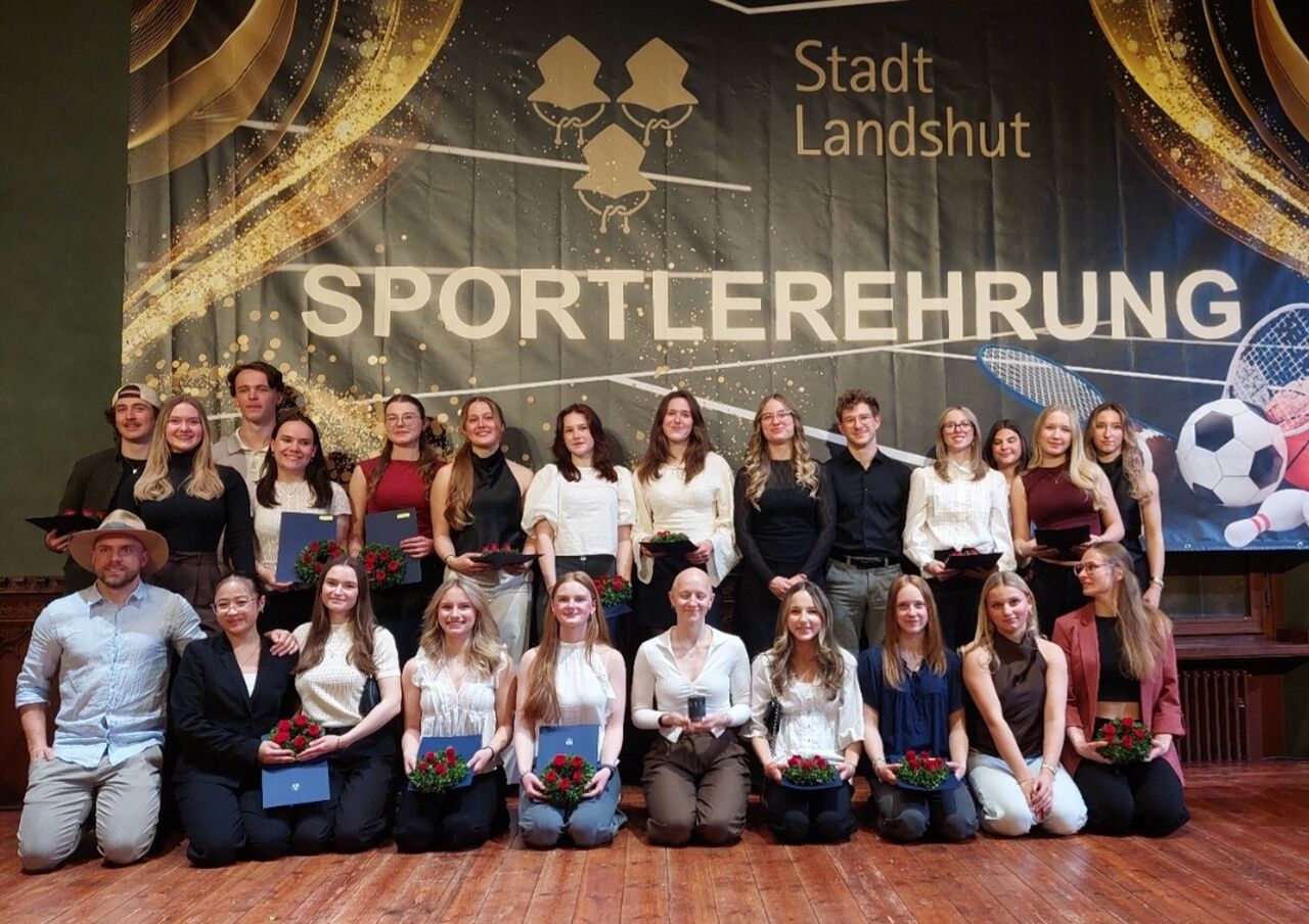 20260416 showteam 4 gruppenbild bearbeitet