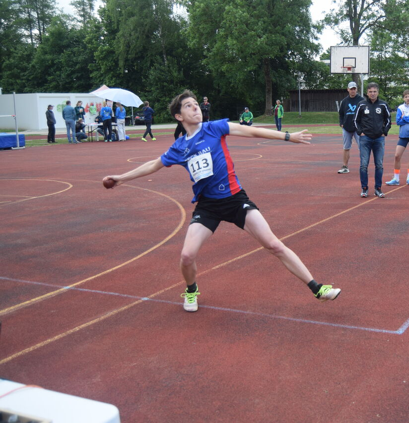 Johannes Oberpriller beim Ballwurf 